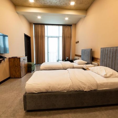 B H Y Guesthouse In يريفان المظهر الخارجي الصورة
