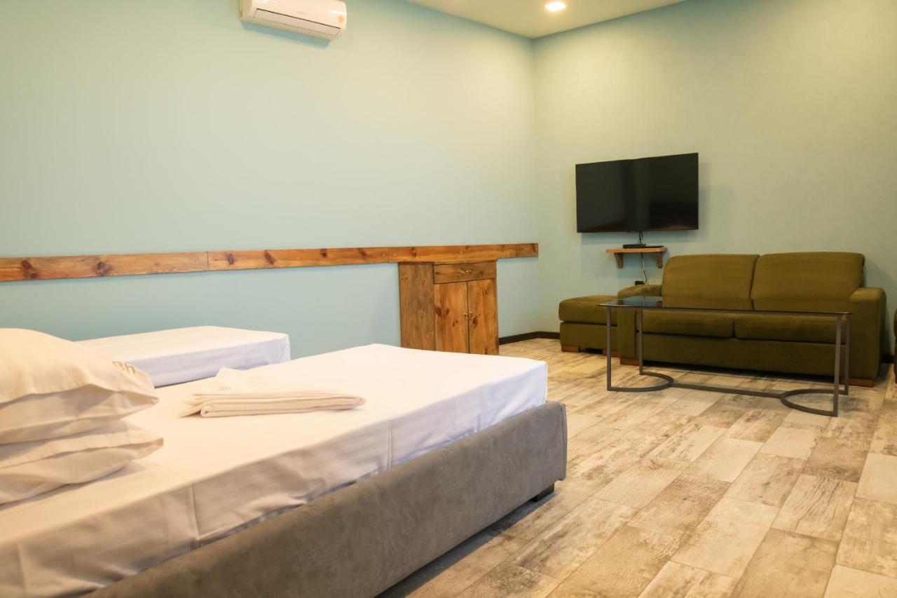 B H Y Guesthouse In يريفان المظهر الخارجي الصورة