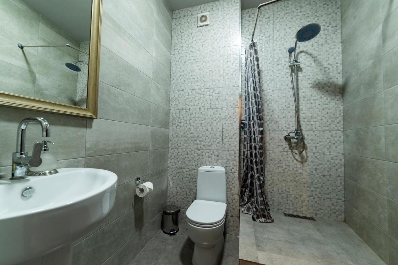 B H Y Guesthouse In يريفان المظهر الخارجي الصورة