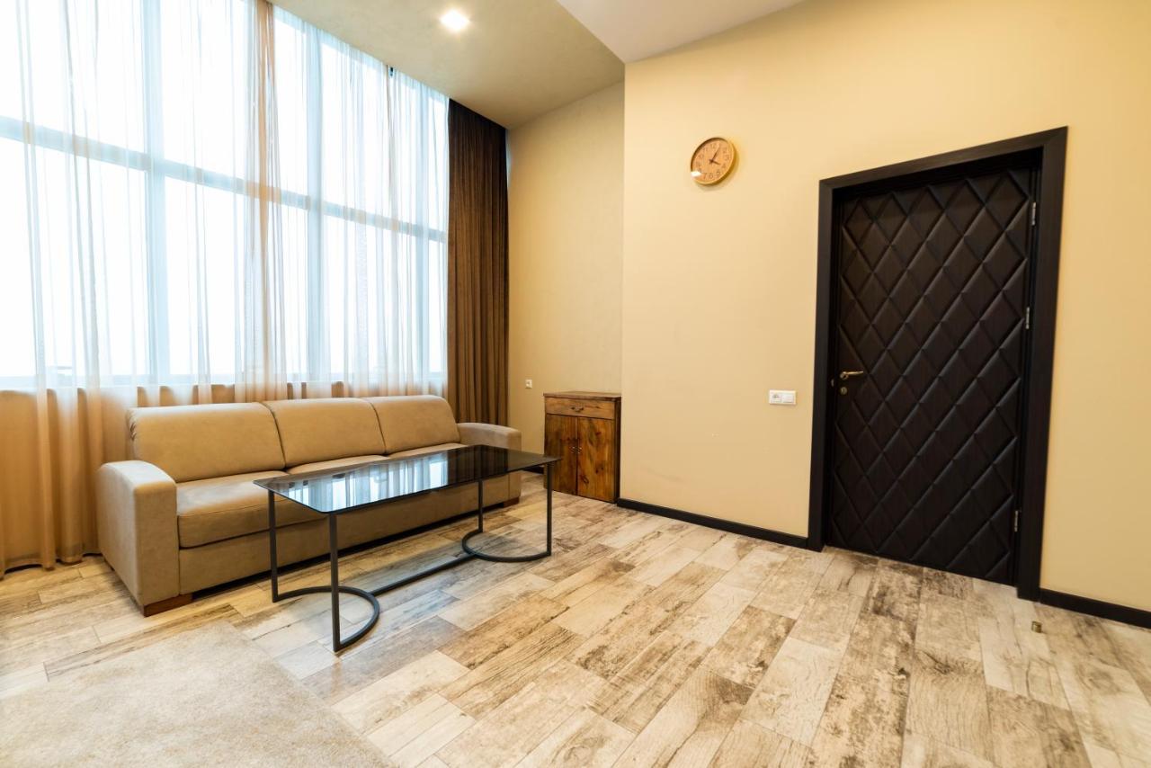 B H Y Guesthouse In يريفان المظهر الخارجي الصورة